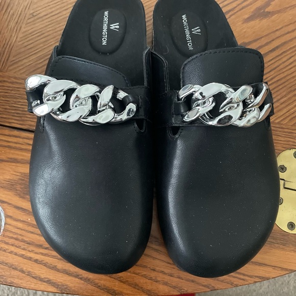 Worthington Black Clogs with chain like details - Picture 1 of 4